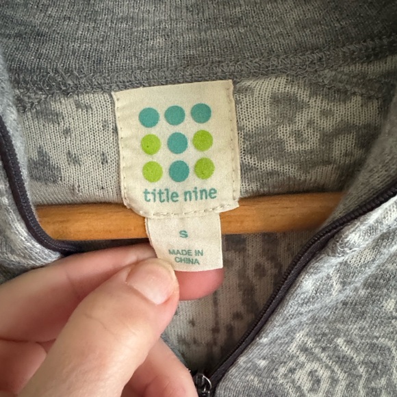 Title nine merino wool blend gray white printed long sleeve sweater dress size S - Picture 4 of 5